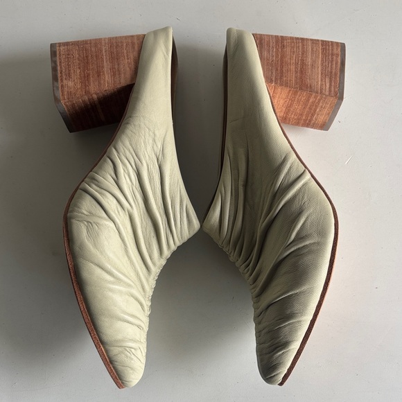 Chic Cream Leather ruched Mules with wooden block heel - Picture 4 of 6